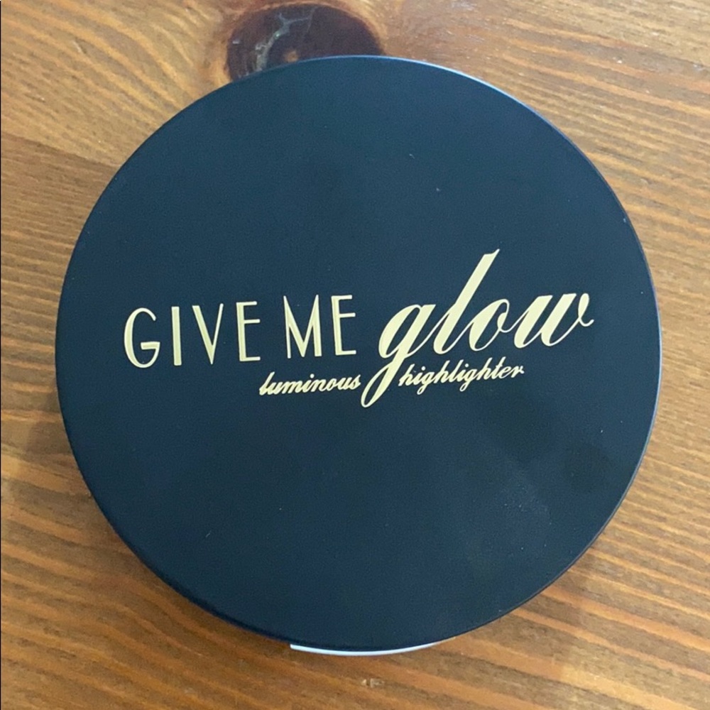 Give me Glow Highlighter